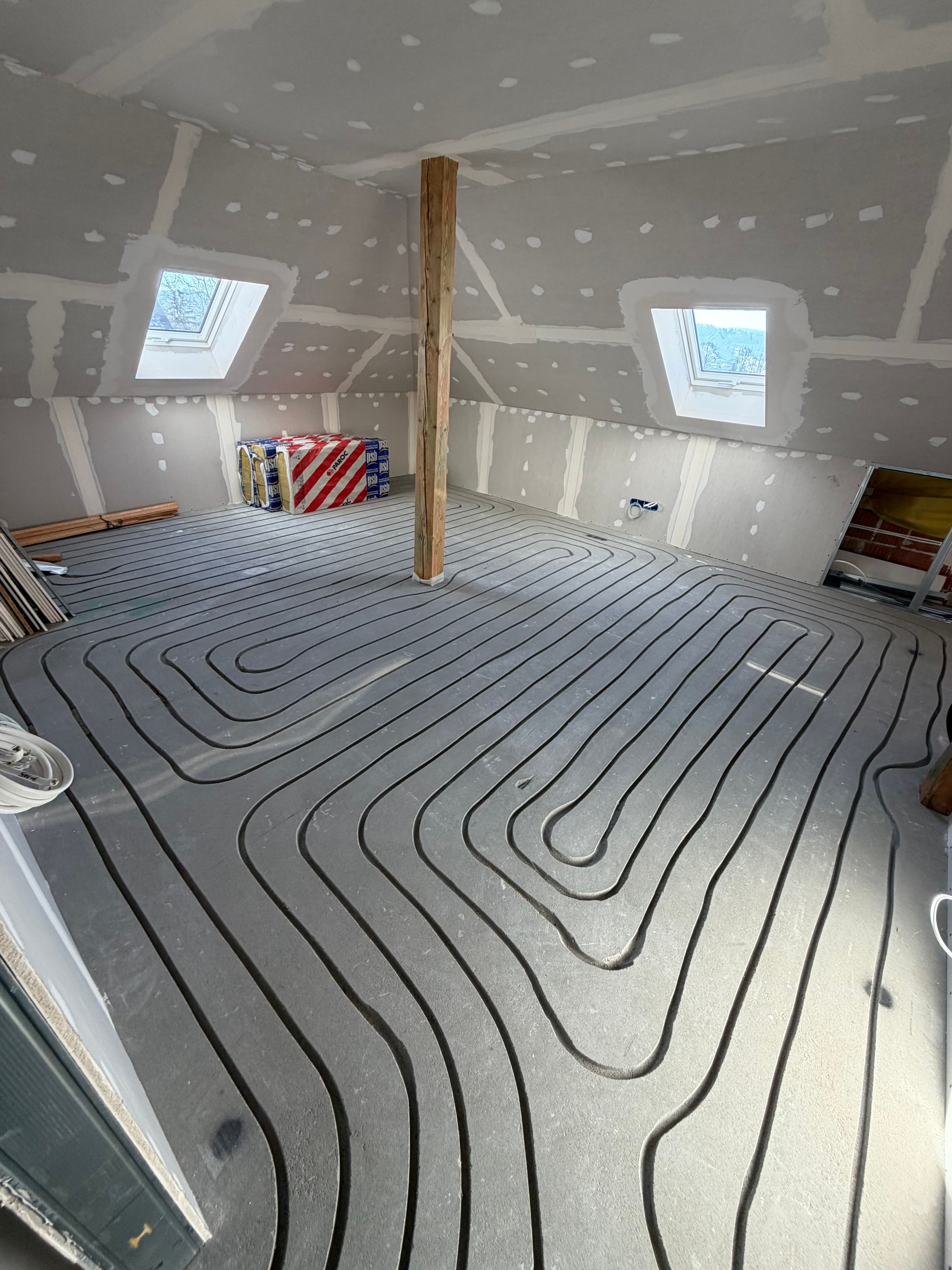 Jak frezowanie wpływa na efektywność ogrzewania podłogowego?